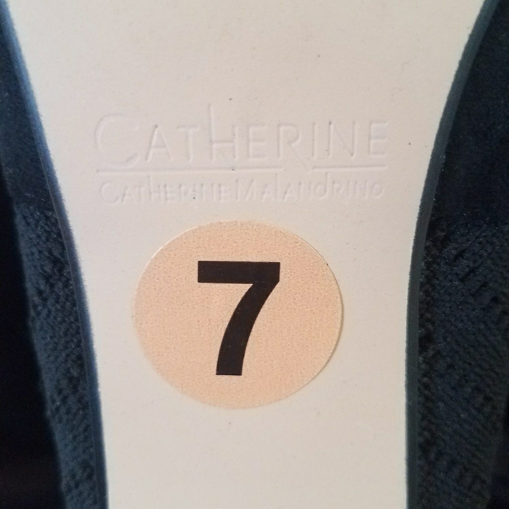 Booties / Heels - Picture 4 of 4